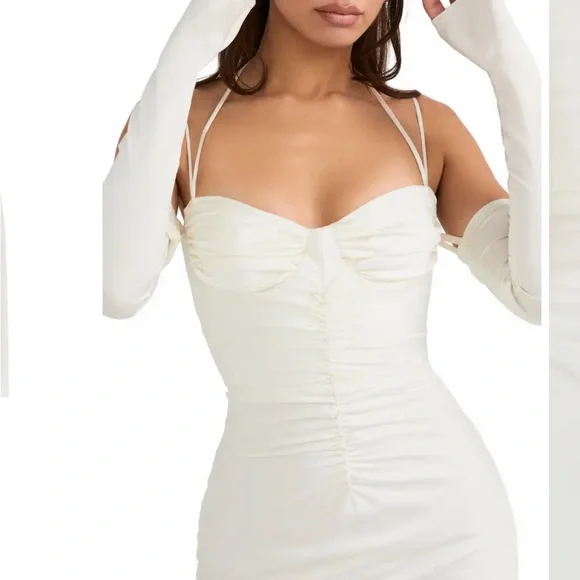 HOUSE OF CB NANSHUKA GOWN - Picture 3 of 9